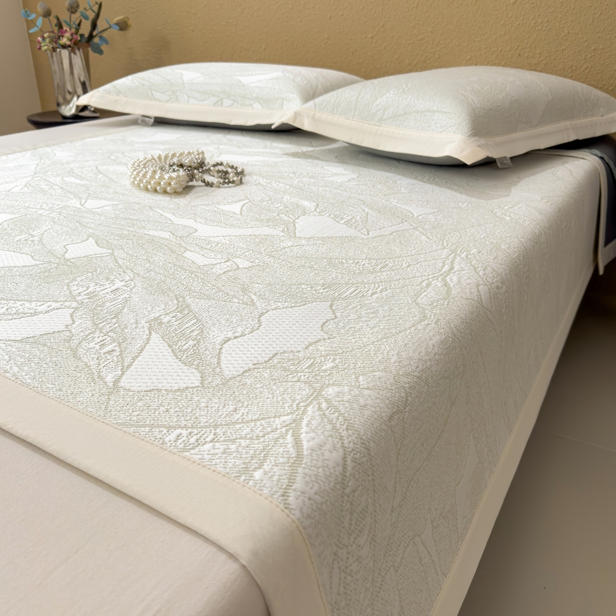 91家纺网 家纺一手货源 找家纺 耀悦家纺 2026年新款乙纶华夫格冰丝凉席床笠款ins风轻奢简约风凉席席子 家大叶大-松果绿-床席款