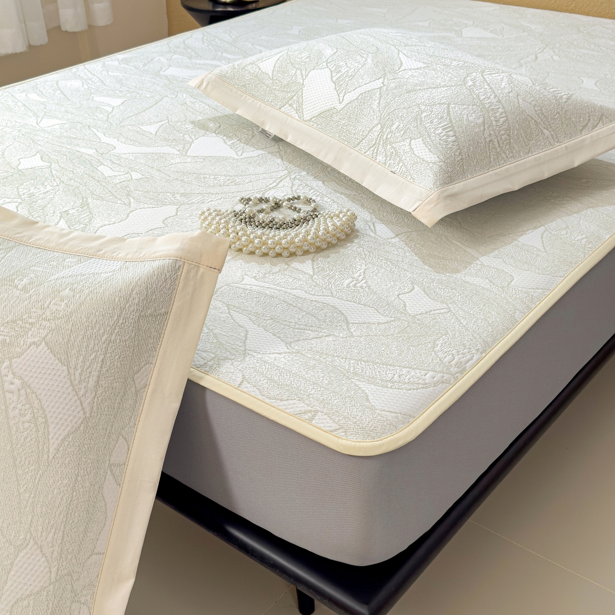 91家纺网 家纺一手货源 找家纺 耀悦家纺 2026年新款乙纶华夫格冰丝凉席床笠款ins风轻奢简约风凉席席子 家大叶大-松果绿-床笠款