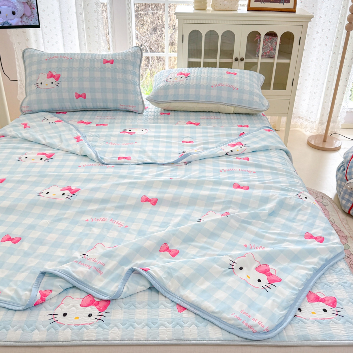 91家纺网 家纺一手货源 找家纺 博雅 2026新款三丽鸥A类仿锦氨组合小冰皮夏被夏凉被空调被凉席席子 小版-蓝色蝴蝶结KT