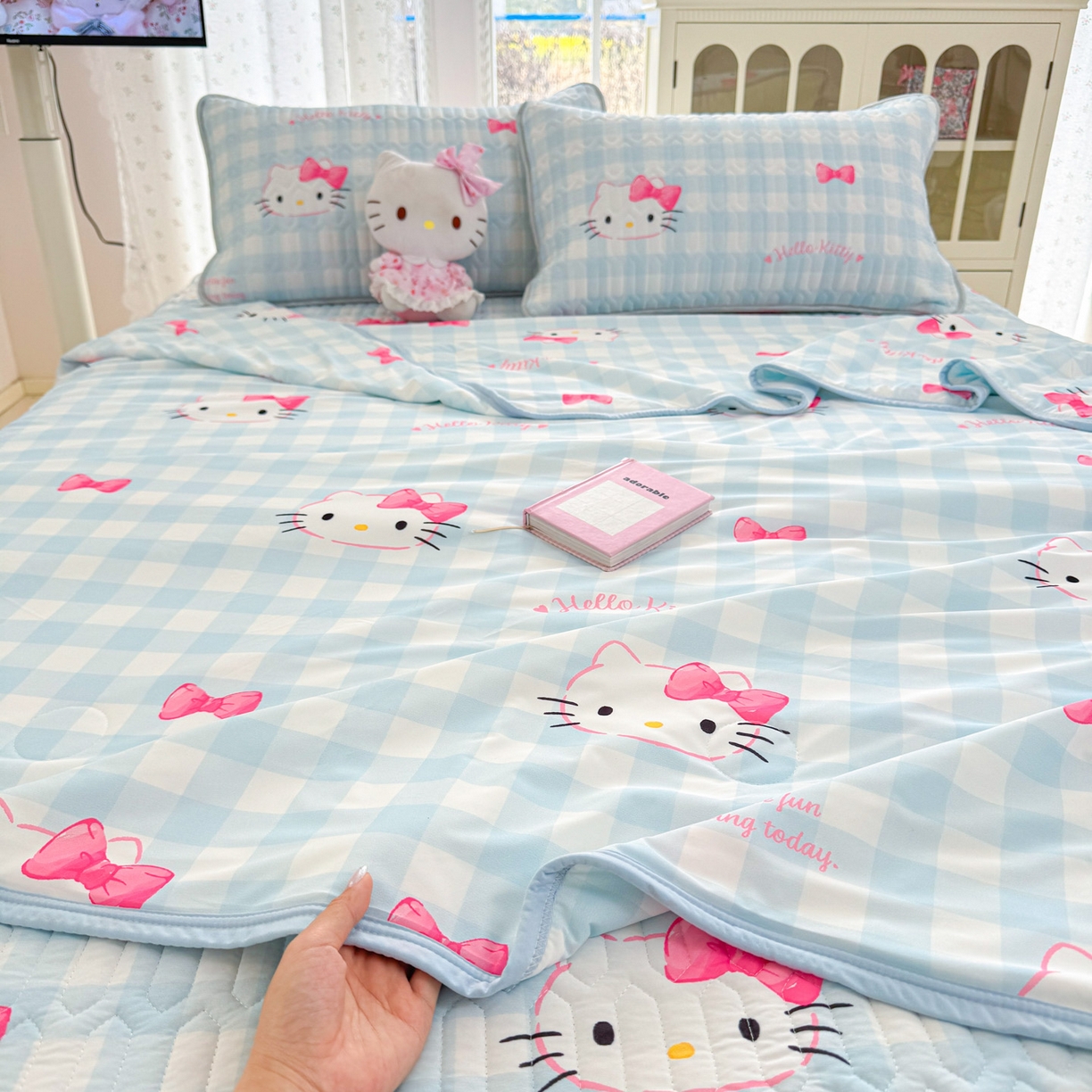 91家纺网 家纺一手货源 找家纺 博雅 2026新款三丽鸥A类仿锦氨组合小冰皮夏被夏凉被空调被凉席席子 小版-蓝色蝴蝶结KT