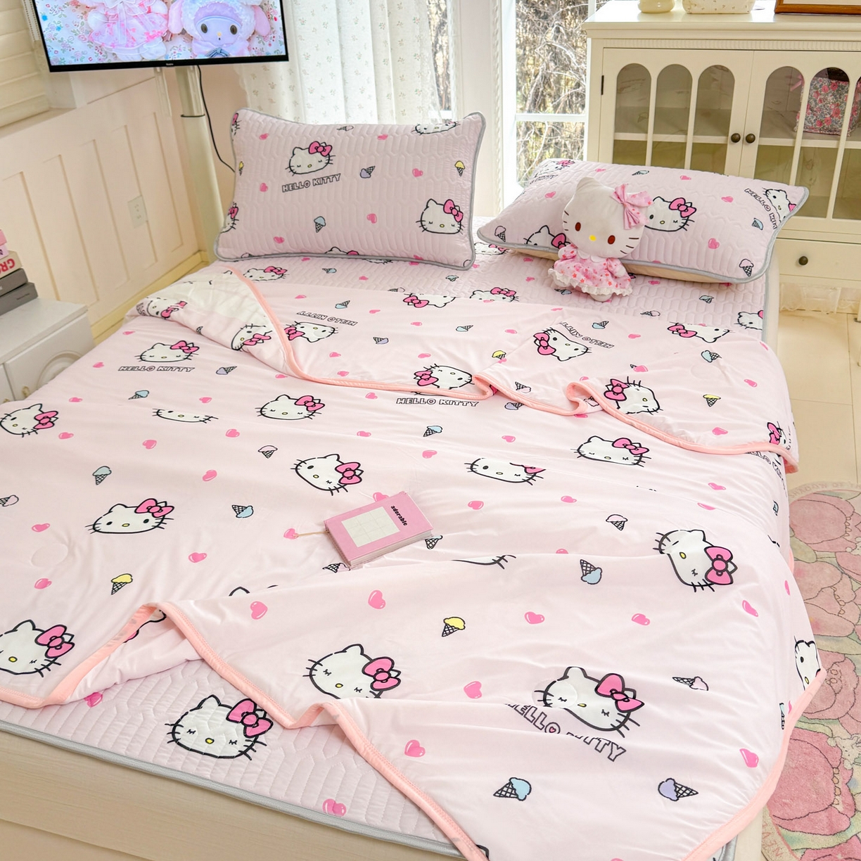 91家纺网 家纺一手货源 找家纺 博雅 2026新款三丽鸥A类仿锦氨组合小冰皮夏被夏凉被空调被凉席席子 小版-甜筒KT-粉