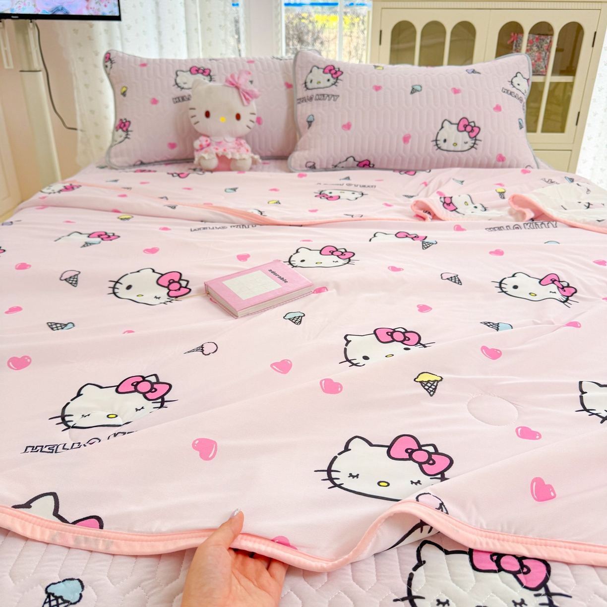 91家纺网 家纺一手货源 找家纺 博雅 2026新款三丽鸥A类仿锦氨组合小冰皮夏被夏凉被空调被凉席席子 小版-甜筒KT-粉