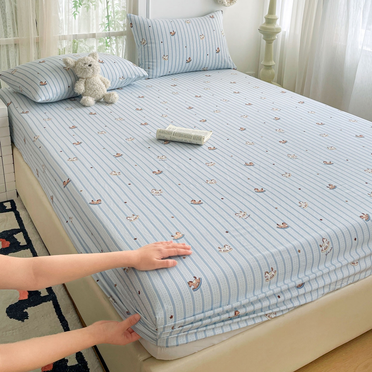 91家纺网 家纺一手货源 找家纺 纽缦家纺 2026新款A类水洗棉学生床笠系列 蓝纹木马星