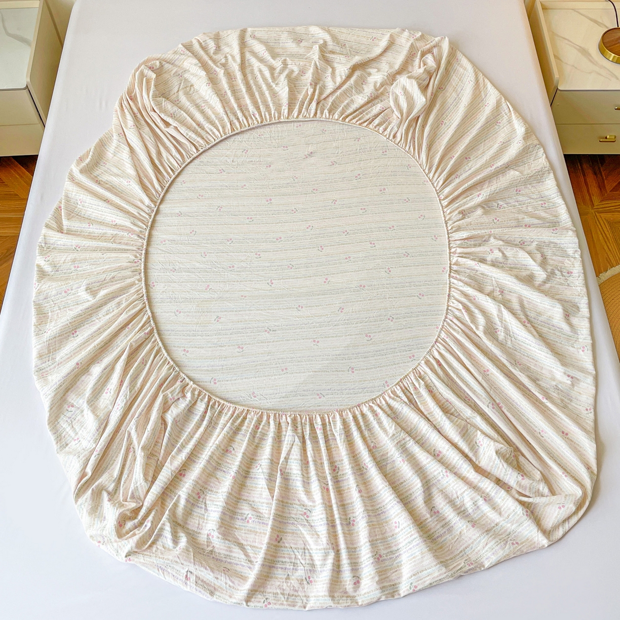 91家纺网 家纺一手货源 找家纺 纽缦家纺 2026新款A类水洗棉学生床笠系列 甜樱恋曲