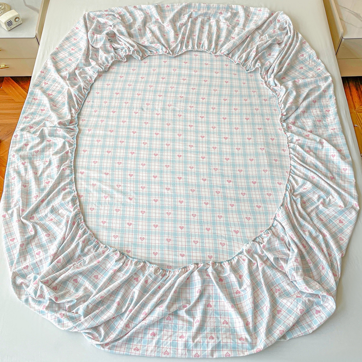 91家纺网 家纺一手货源 找家纺 纽缦家纺 2026新款A类水洗棉学生床笠系列 温暖粉心