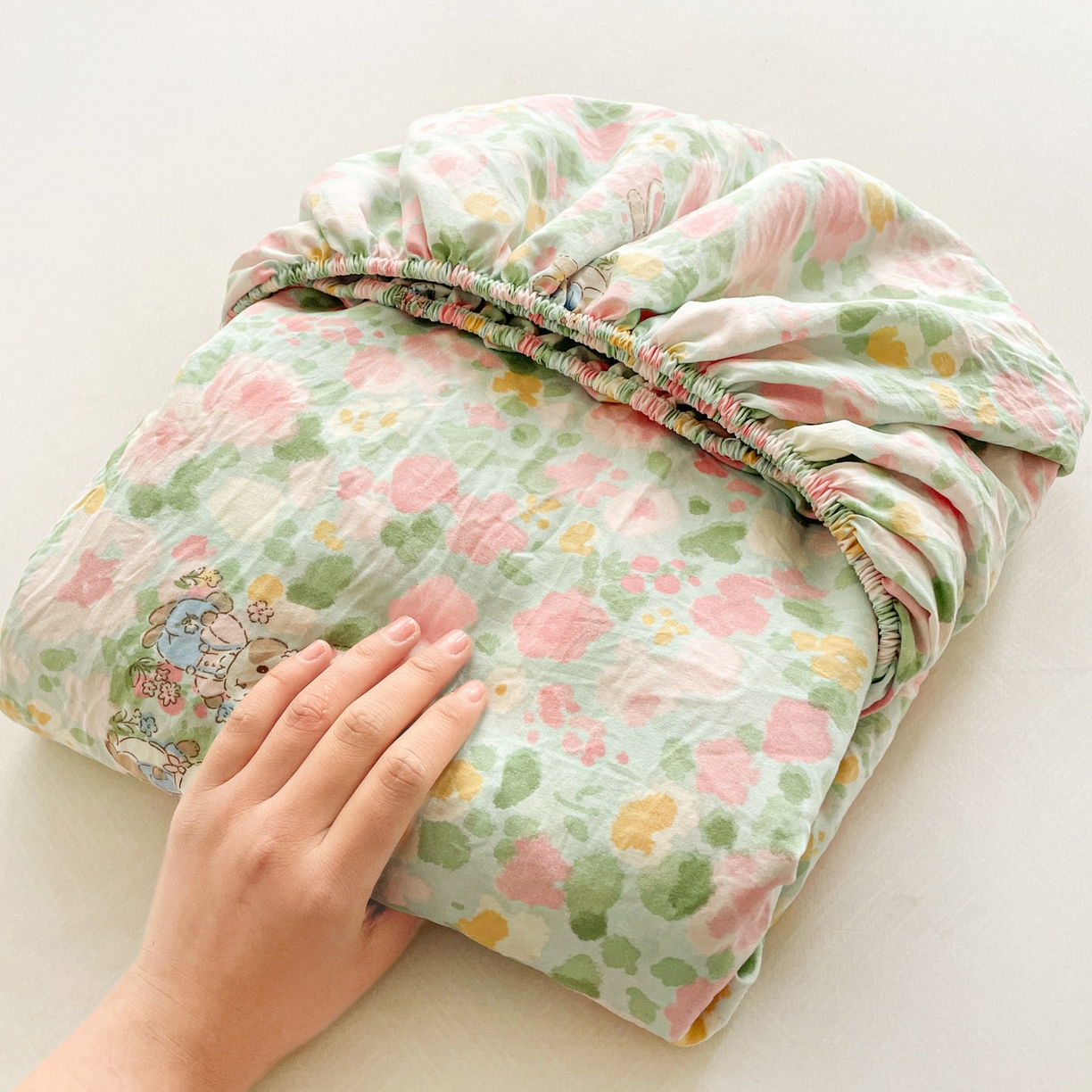 91家纺网 家纺一手货源 找家纺 纽缦家纺 2026新款A类水洗棉学生床笠系列 小兔岛