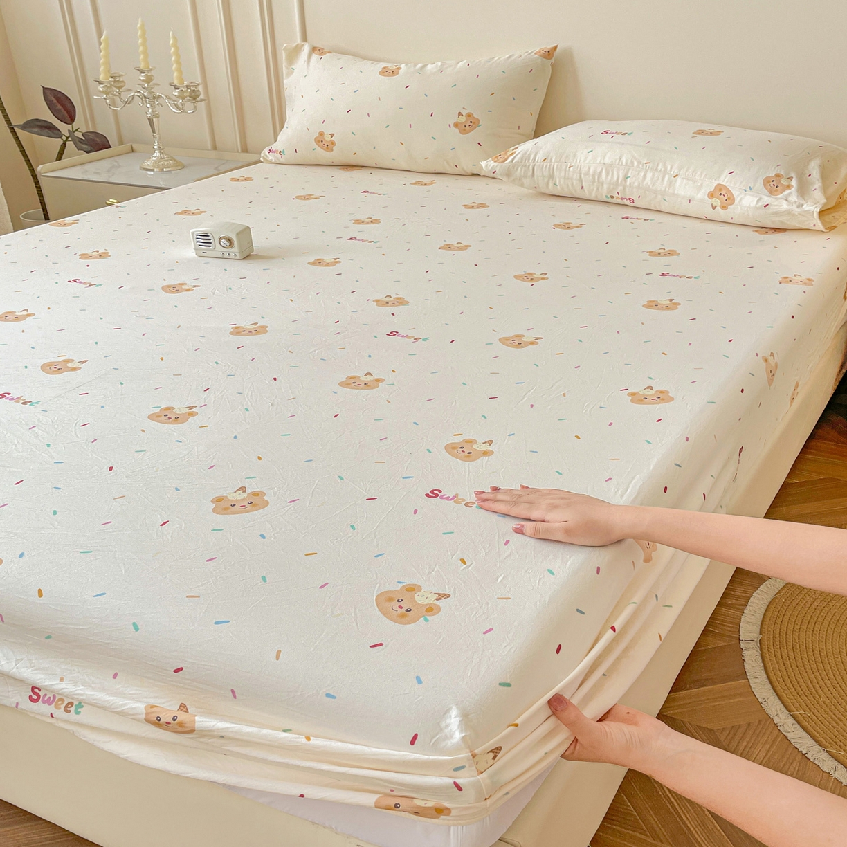 91家纺网 家纺一手货源 找家纺 纽缦家纺 2026新款A类水洗棉学生床笠系列 小熊冰淇淋