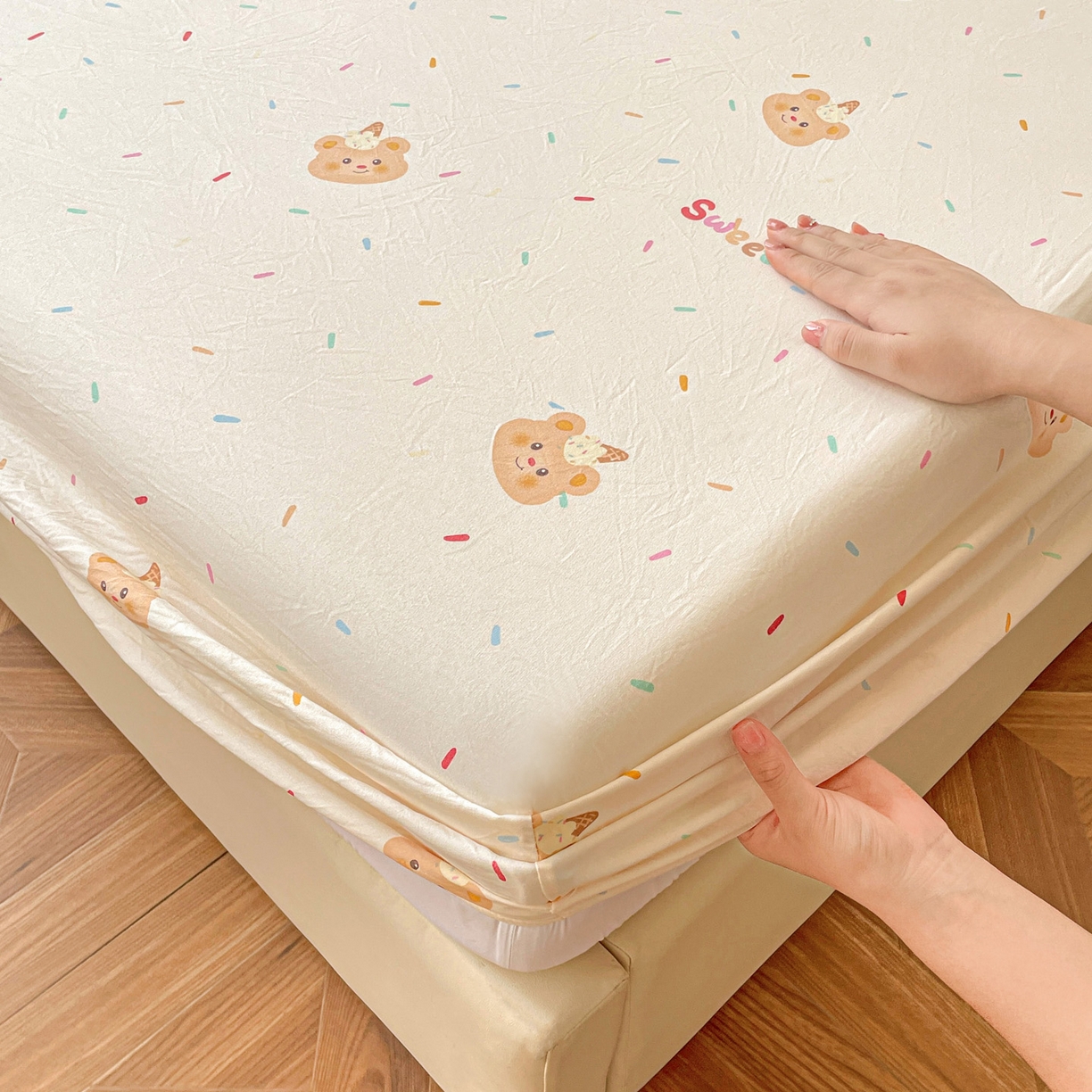 91家纺网 家纺一手货源 找家纺 纽缦家纺 2026新款A类水洗棉学生床笠系列 小熊冰淇淋