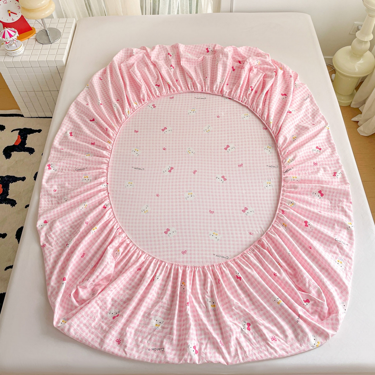 91家纺网 家纺一手货源 找家纺 纽缦家纺 2026新款A类水洗棉学生床笠系列 宅宅猫爪粉