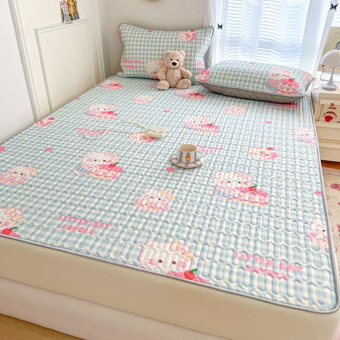 91家纺网 家纺一手货源 找家纺 柒月家居 2026新款小清新床笠款乳胶凉席床笠 床笠-蓝格甜猫