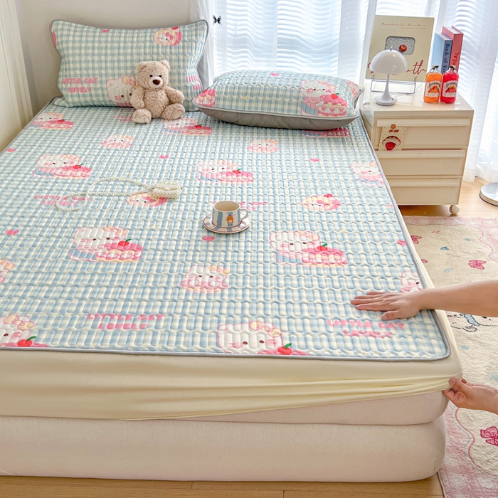 91家纺网 家纺一手货源 找家纺 柒月家居 2026新款小清新床笠款乳胶凉席床笠 床笠-蓝格甜猫