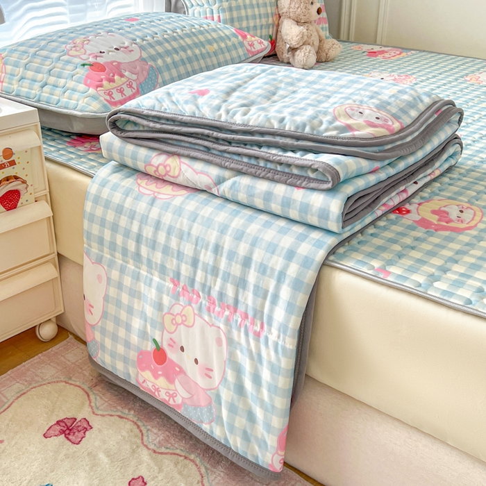 91家纺网 家纺一手货源 找家纺 柒月家居 2026新款小清新床笠款乳胶凉席床笠 床笠-蓝格甜猫