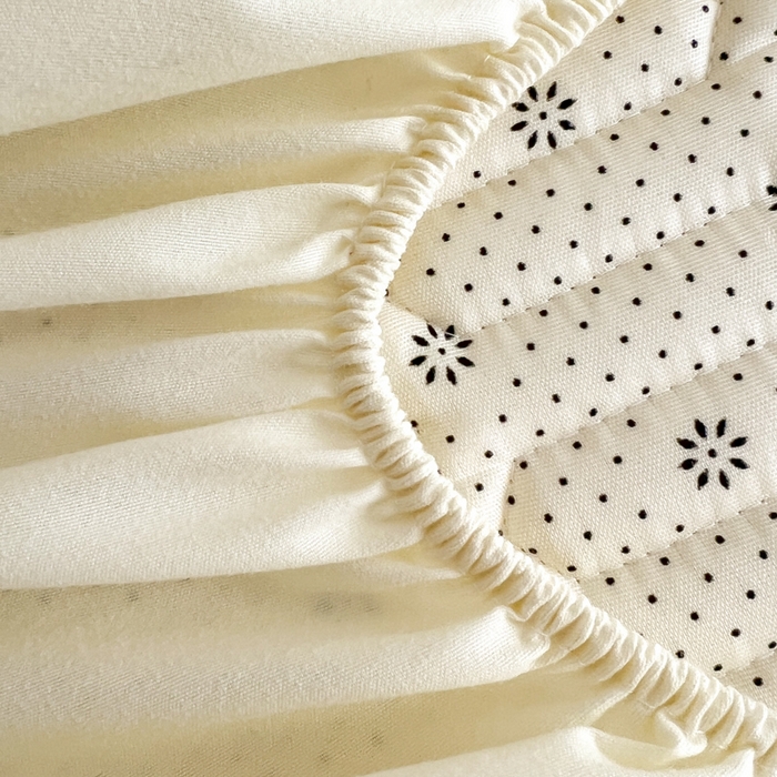 91家纺网 家纺一手货源 找家纺 柒月家居 2026新款小清新床笠款乳胶凉席床笠 床笠-奶盖猫咪