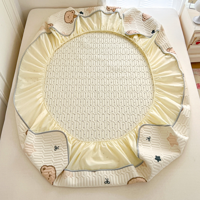 91家纺网 家纺一手货源 找家纺 柒月家居 2026新款小清新床笠款乳胶凉席床笠 床笠-星帽小熊