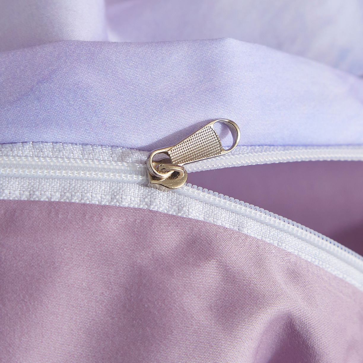 91家纺网 家纺一手货源 找家纺 锦彩家居 2026新款全棉纯棉印花60支贡缎新疆长绒棉四件套-山月记系列 芳菲