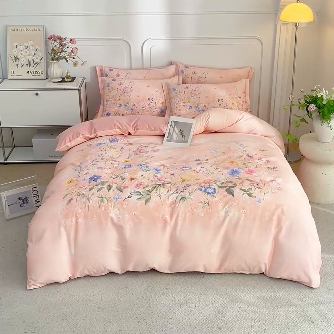 91家纺网 家纺一手货源 找家纺 锦彩家居 2026新款全棉纯棉印花60支贡缎新疆长绒棉四件套-山月记系列 烟柳粉