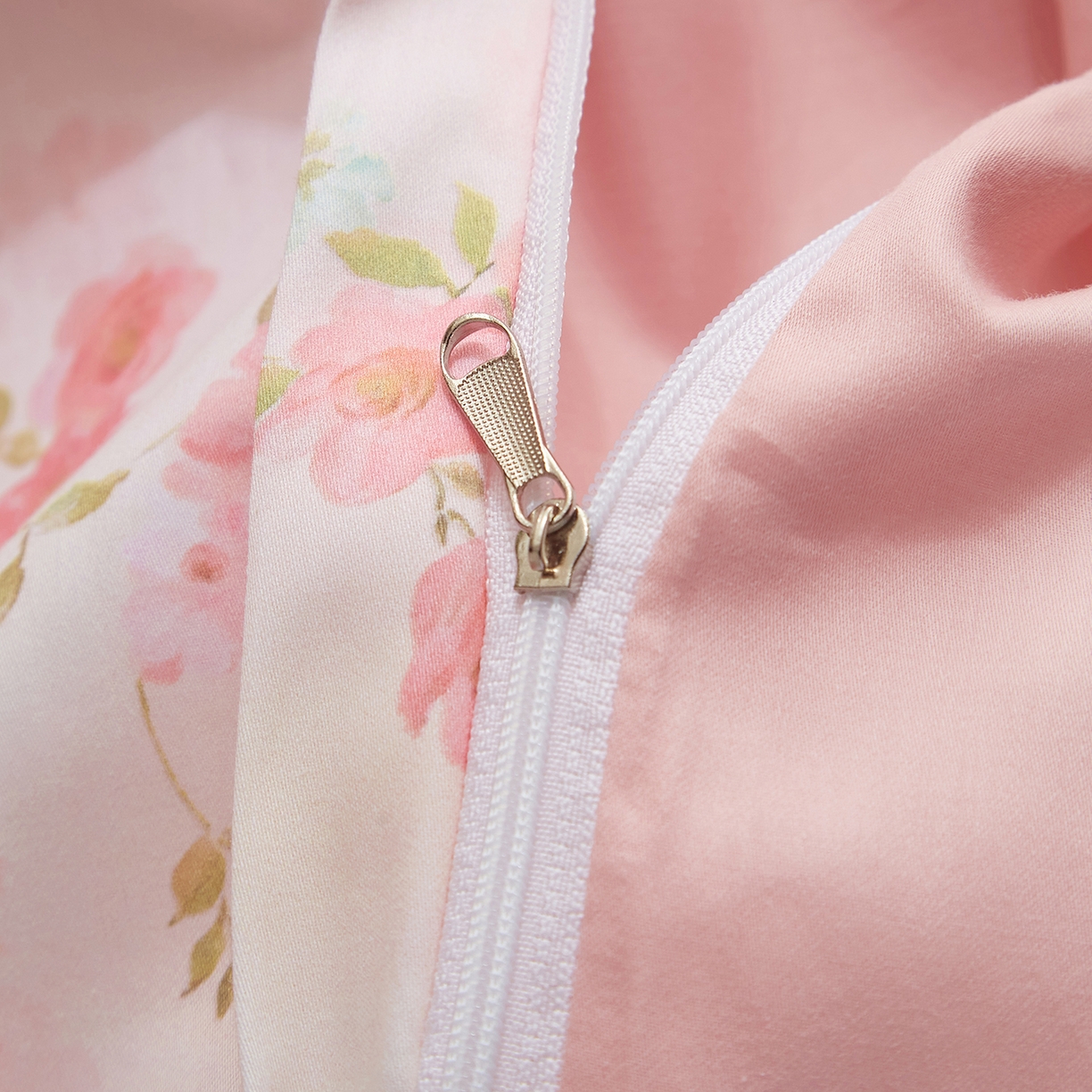 91家纺网 家纺一手货源 找家纺 锦彩家居 2026新款全棉纯棉印花60支贡缎新疆长绒棉四件套-山月记系列 樱落