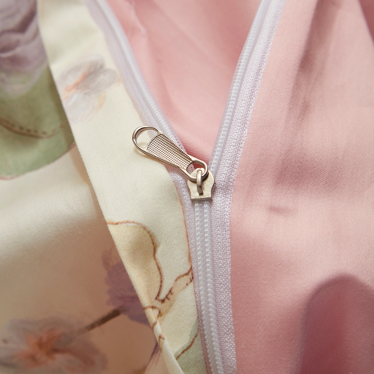 91家纺网 家纺一手货源 找家纺 锦彩家居 2026新款全棉纯棉印花60支贡缎新疆长绒棉四件套-山月记系列 云舒