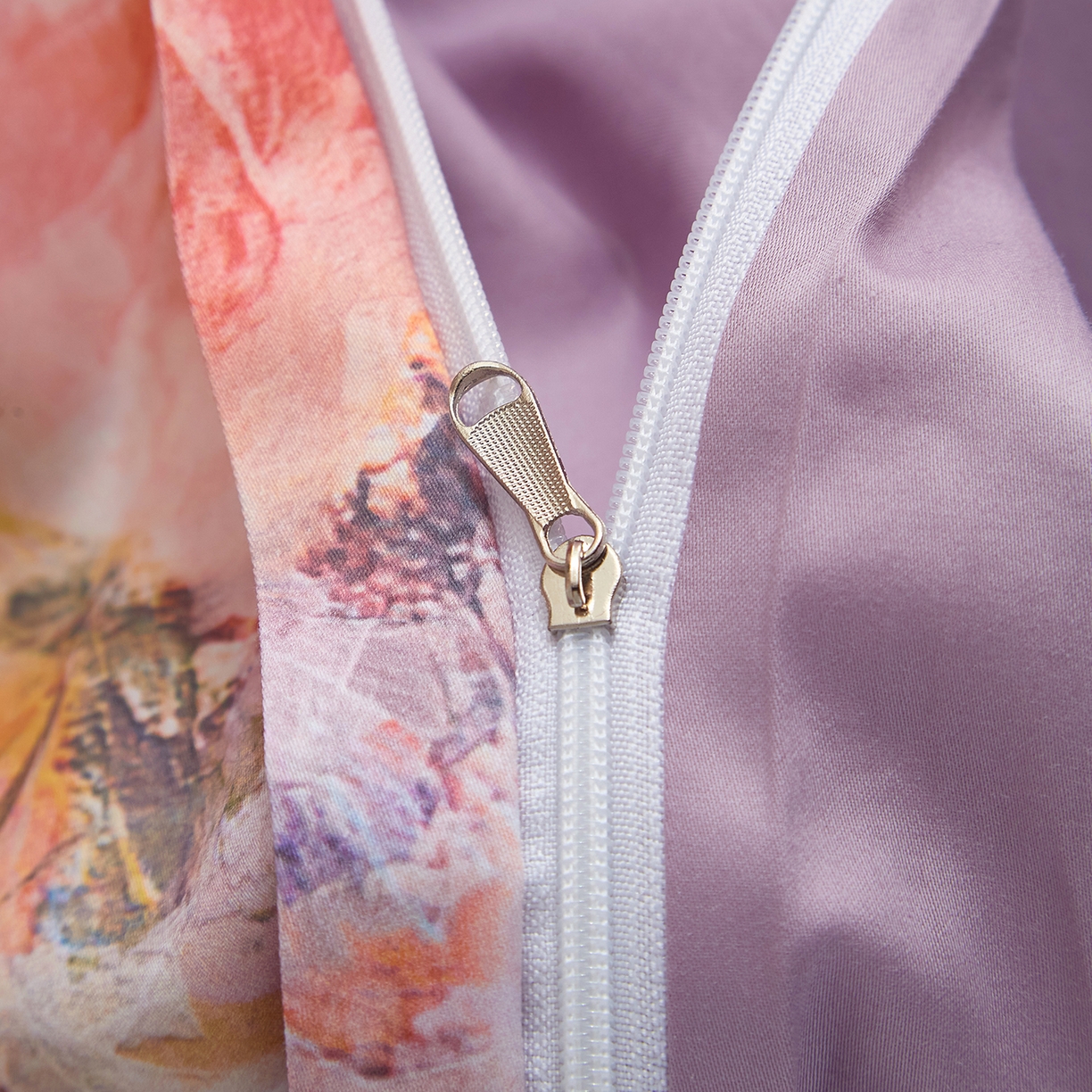 91家纺网 家纺一手货源 找家纺 锦彩家居 2026新款全棉纯棉印花60支贡缎新疆长绒棉四件套-山月记系列 枕春