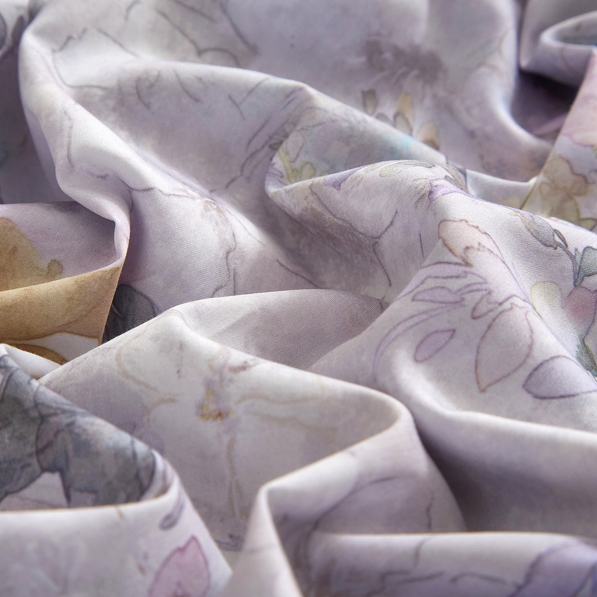 91家纺网 家纺一手货源 找家纺 锦彩家居 2026新款全棉纯棉印花60支贡缎新疆长绒棉四件套-山月记系列 紫芙