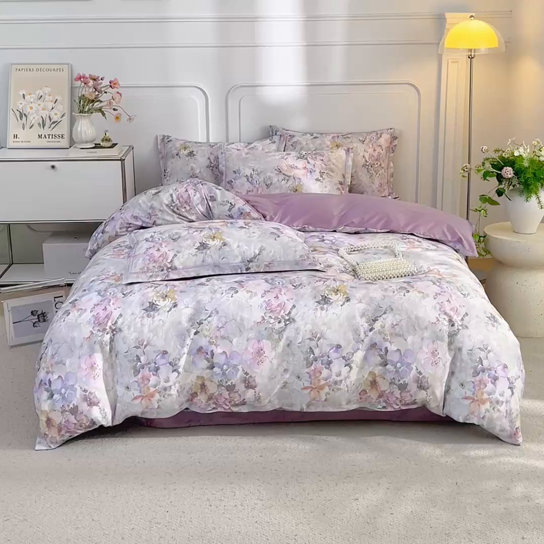 91家纺网 家纺一手货源 找家纺 锦彩家居 2026新款全棉纯棉印花60支贡缎新疆长绒棉四件套-山月记系列 紫芙