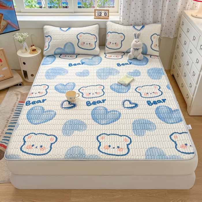 91家纺网 家纺一手货源 找家纺 柒月家居 2026新款小清新床笠款乳胶凉席床笠夏被四件套 床笠-爱心小熊