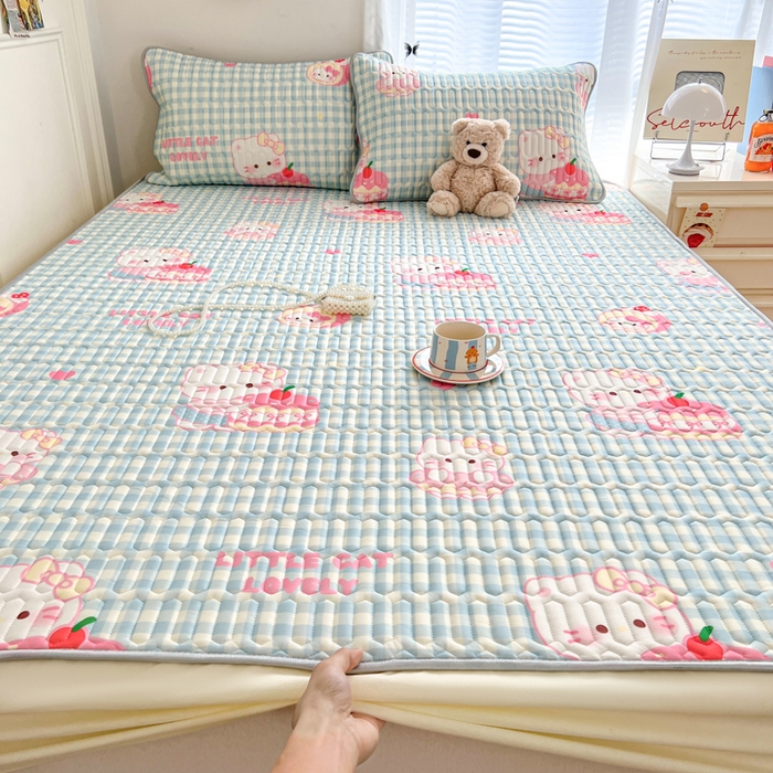 91家纺网 家纺一手货源 找家纺 柒月家居 2026新款小清新床笠款乳胶凉席床笠夏被四件套 床笠-蓝格甜猫