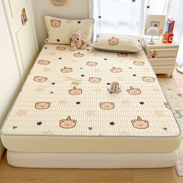 91家纺网 家纺一手货源 找家纺 柒月家居 2026新款小清新床笠款乳胶凉席床笠夏被四件套 床笠-星帽小熊