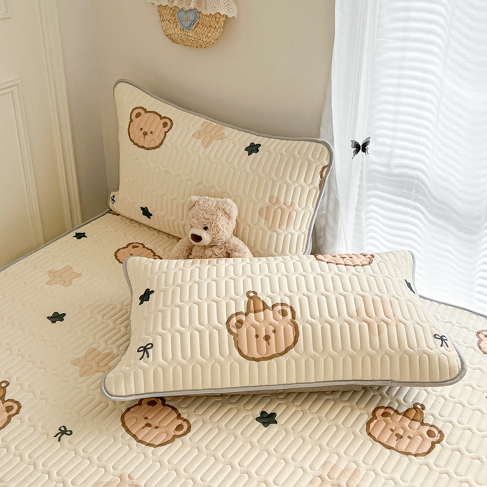 91家纺网 家纺一手货源 找家纺 柒月家居 2026新款小清新床笠款乳胶凉席床笠夏被四件套 床笠-星帽小熊