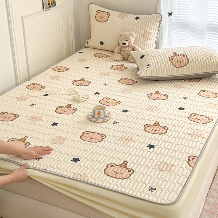 91家纺网 家纺一手货源 找家纺 柒月家居 2026新款小清新床笠款乳胶凉席床笠夏被四件套 床笠-星帽小熊