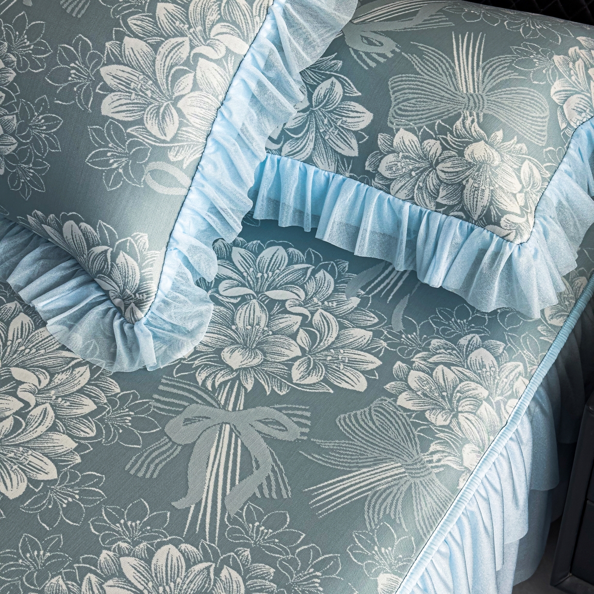 91家纺网 家纺一手货源 找家纺 家之硕 2026新款冰丝凉席枕套 百合捧花--深蓝