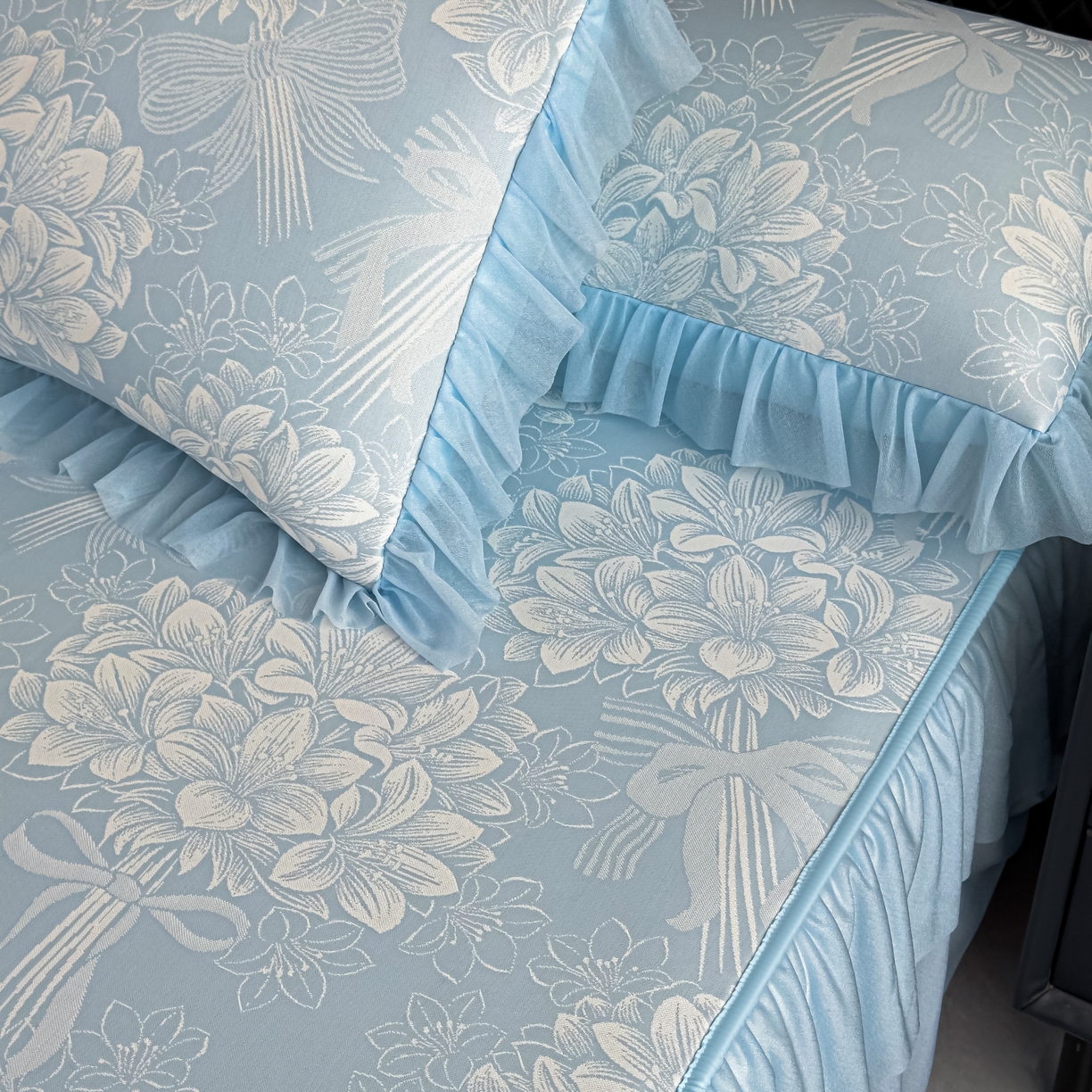 91家纺网 家纺一手货源 找家纺 家之硕 2026新款冰丝凉席枕套 百合捧花--天蓝