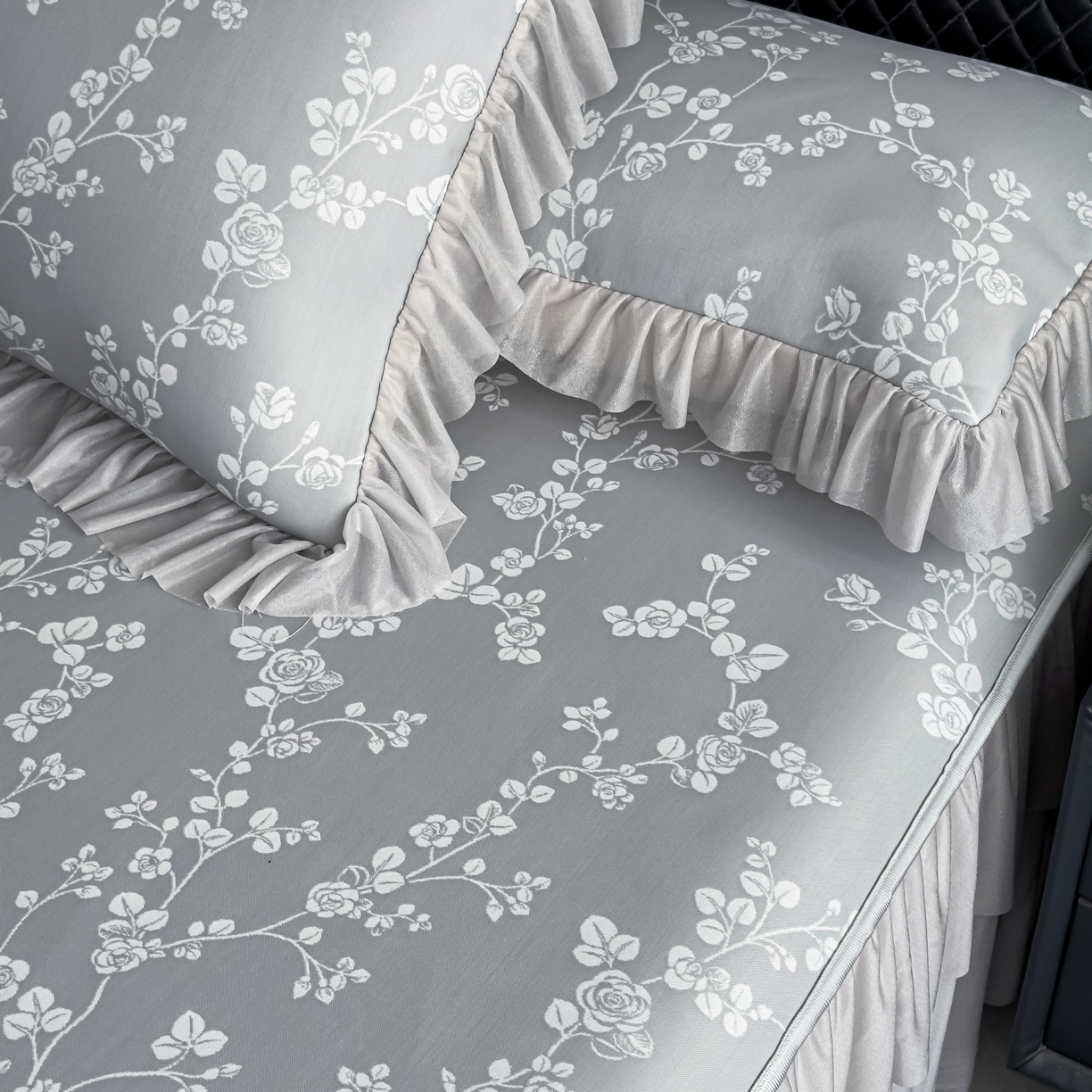 91家纺网 家纺一手货源 找家纺 家之硕 2026新款冰丝凉席枕套 蔷薇玫瑰--浅灰