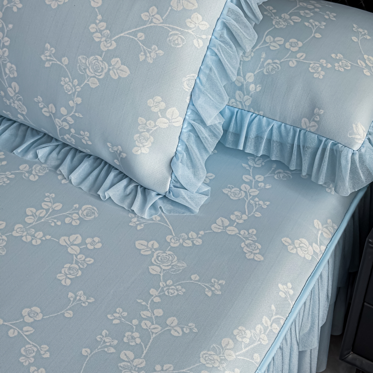 91家纺网 家纺一手货源 找家纺 家之硕 2026新款冰丝凉席枕套 蔷薇玫瑰--天蓝