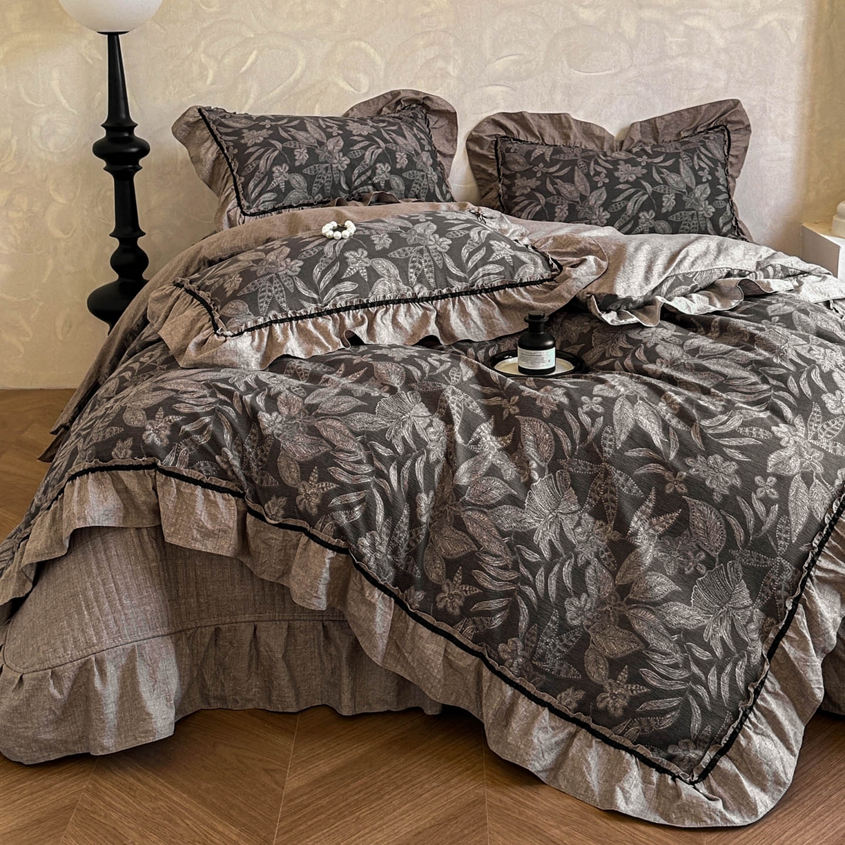 91家纺网 家纺一手货源 找家纺 （总）星光耀 2026新款高克重亚麻花边床盖四件套