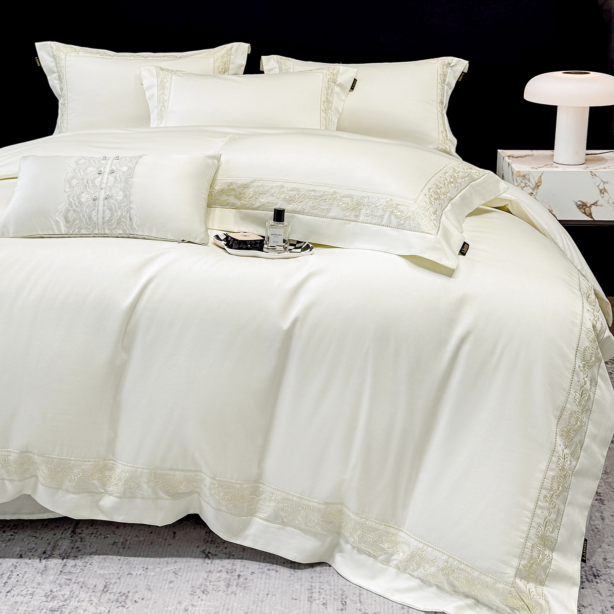 91家纺网 家纺一手货源 找家纺 欣宜家纺 2026新品全棉纯棉50x50s埃及贡缎长绒棉刺绣绣花四件套 赛娜-奶昔白