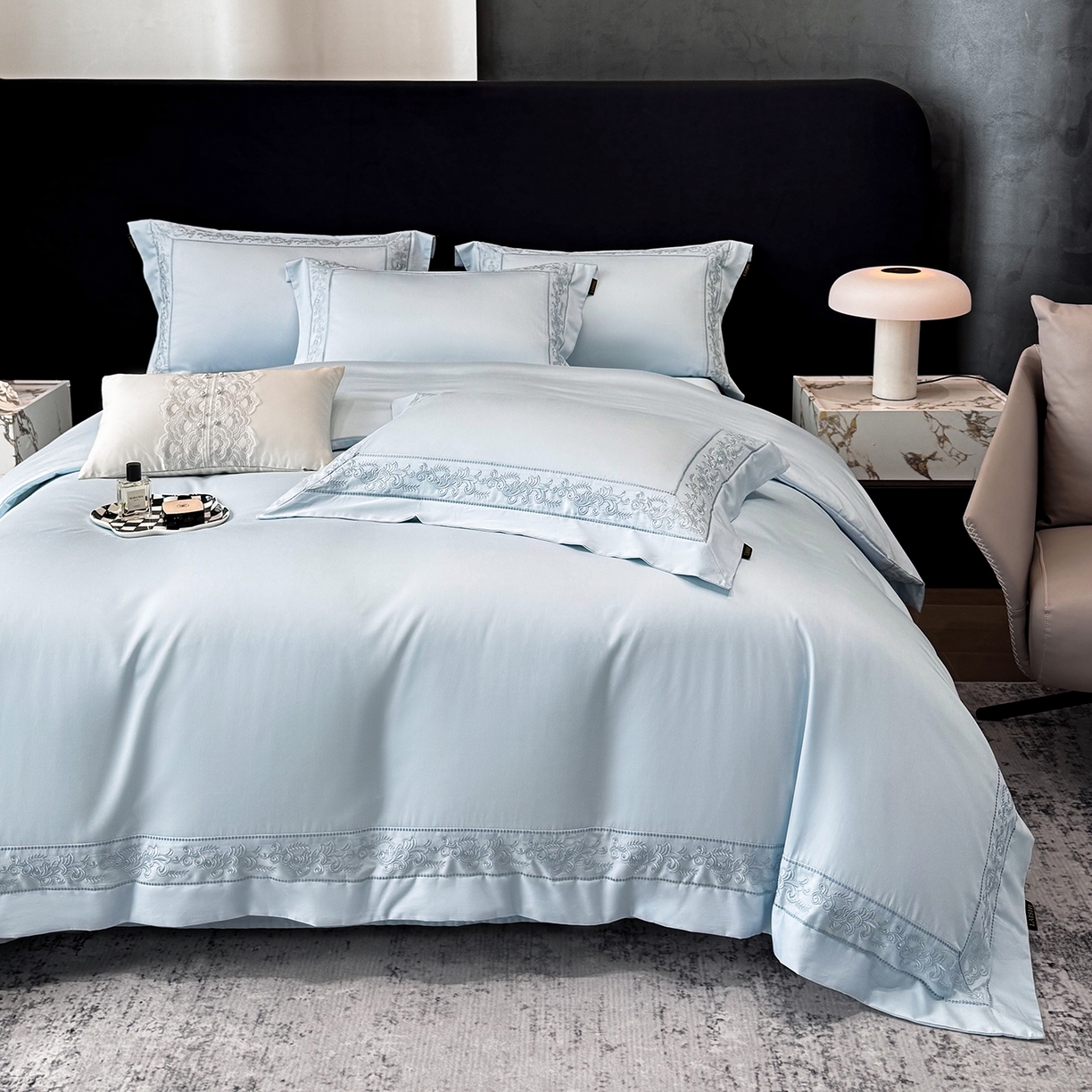 91家纺网 家纺一手货源 找家纺 欣宜家纺 2026新品全棉纯棉50x50s埃及贡缎长绒棉刺绣绣花四件套 赛娜-天空蓝