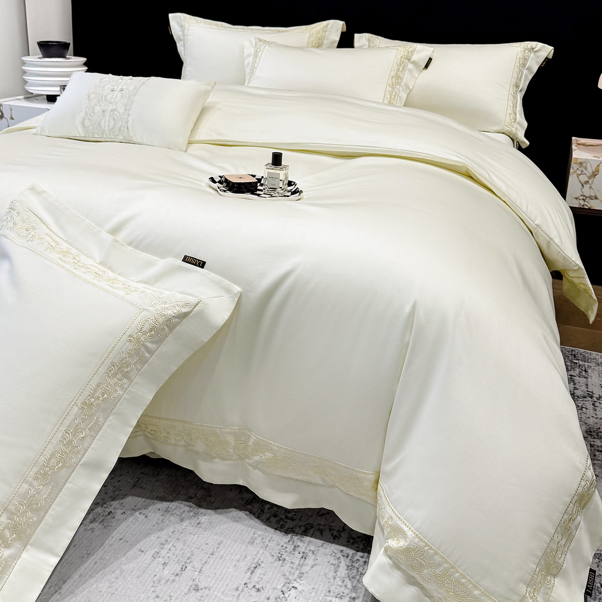 91家纺网 家纺一手货源 找家纺 欣宜家纺 2026新品全棉纯棉50x50s埃及贡缎长绒棉刺绣绣花四件套 赛娜-奶昔白