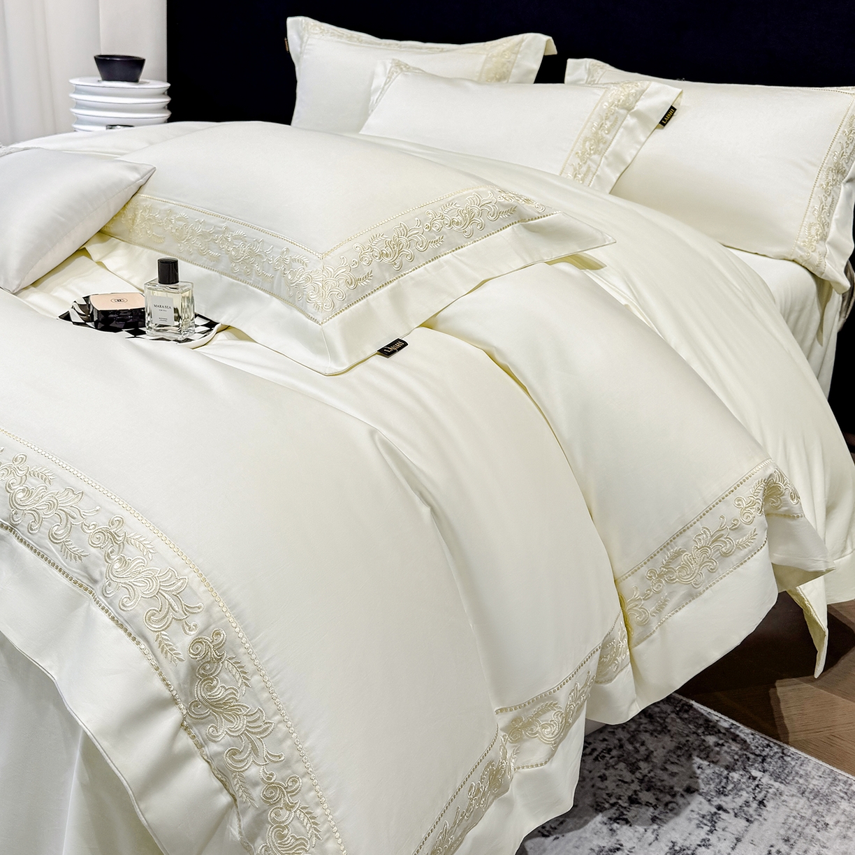 91家纺网 家纺一手货源 找家纺 欣宜家纺 2026新品全棉纯棉50x50s埃及贡缎长绒棉刺绣绣花四件套 赛娜-奶昔白