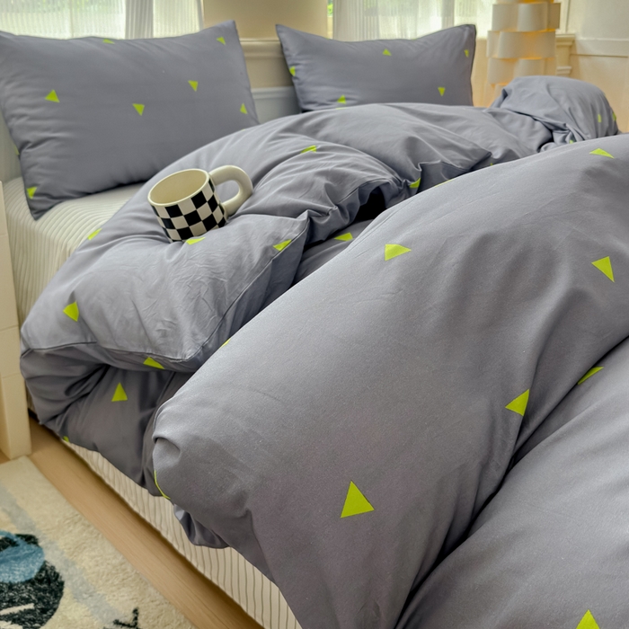 91家纺网 家纺一手货源 找家纺 感遇家纺 2026新款全棉数码印花简约系列四件套 思绪