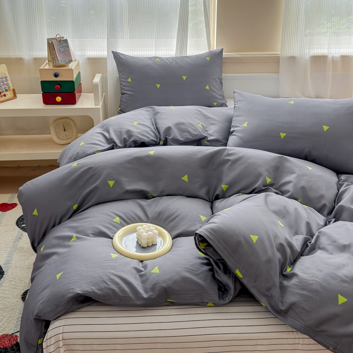 91家纺网 家纺一手货源 找家纺 感遇家纺 2026新款全棉数码印花简约系列四件套 思绪