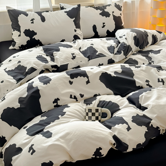 91家纺网 家纺一手货源 找家纺 感遇家纺 2026新款全棉数码印花简约系列四件套 奶牛