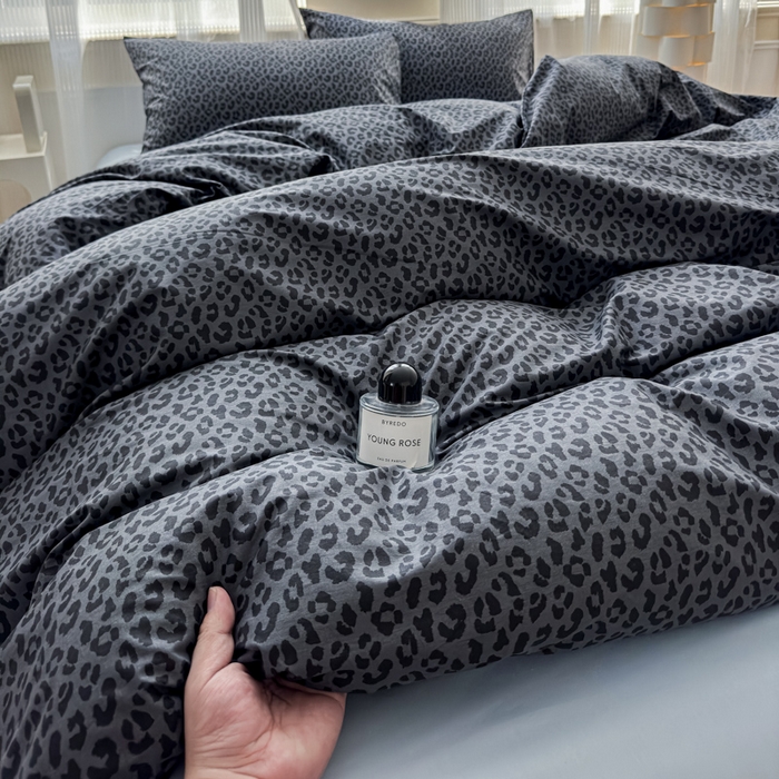 感遇家纺 2026新款全棉数码印花简约系列四件套 墨黎