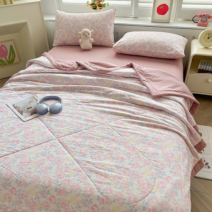 91家纺网 家纺一手货源 找家纺 美梦里 2026新款A类双层纱里外纯棉棉花夏被被子被芯 芊芊花海