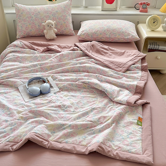 91家纺网 家纺一手货源 找家纺 美梦里 2026新款A类双层纱里外纯棉棉花夏被被子被芯 芊芊花海