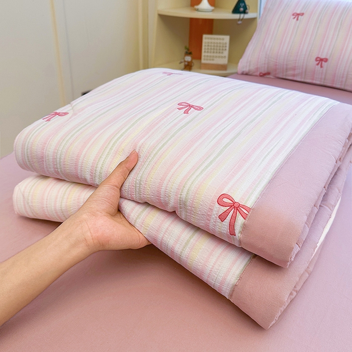 91家纺网 家纺一手货源 找家纺 美梦里 2026新款A类双层纱里外纯棉棉花夏被被子被芯 梦露