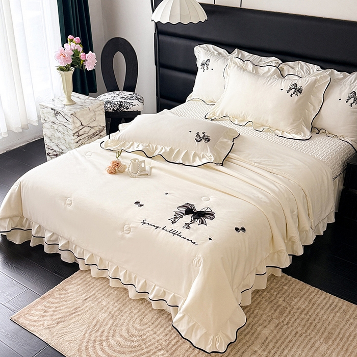 91家纺网 家纺一手货源 找家纺 优贝家纺 2026春夏新款多功能夏被床盖四件套刺绣 赫本-白