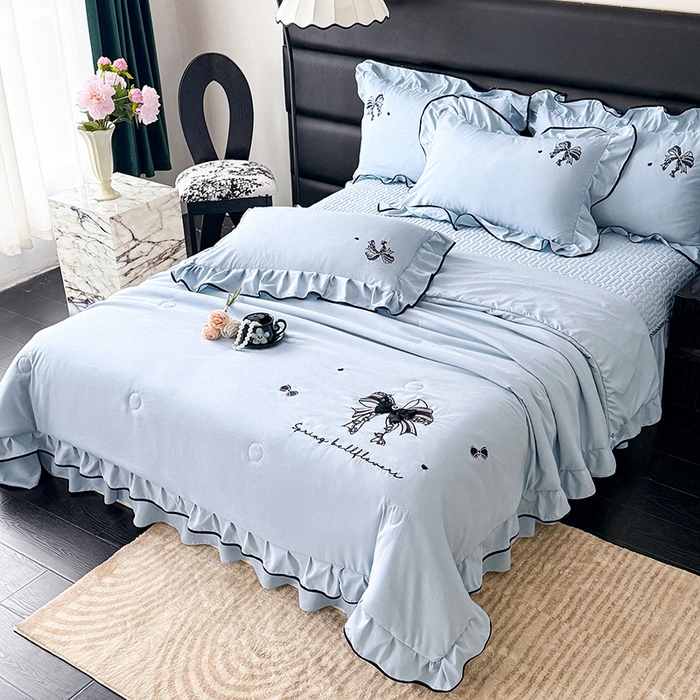 91家纺网 家纺一手货源 找家纺 绒棉世家 2026春夏新款多功能夏被床盖四件套刺绣 赫本-兰