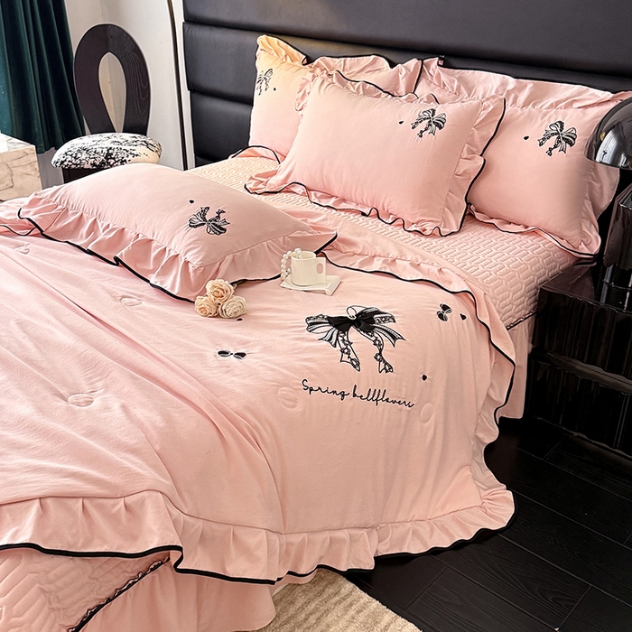 91家纺网 家纺一手货源 找家纺 绒棉世家 2026春夏新款多功能夏被床盖四件套刺绣 赫本-粉