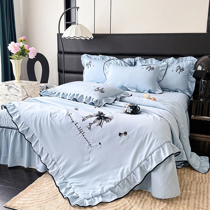 91家纺网 家纺一手货源 找家纺 绒棉世家 2026春夏新款多功能夏被床盖四件套刺绣 赫本-兰